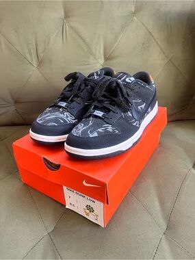 Custom Nike Dunks- Like New